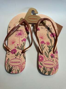 Havaianas Slim Organic Flip Flops in Ballet Rose/Golden Blush US Women's 7–7.5 o